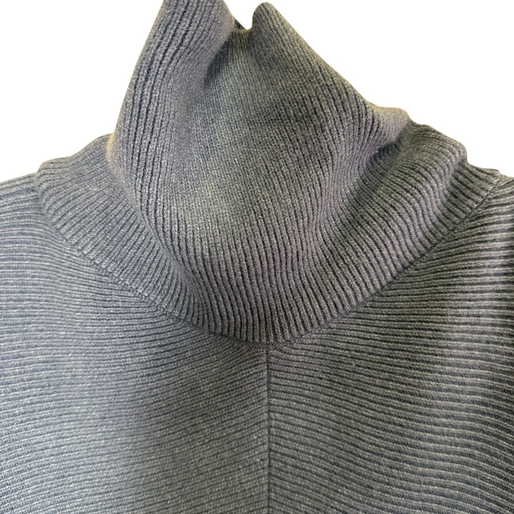 Cozy Blue Women’s Turtleneck Sweater sz L - Picture 4 of 9